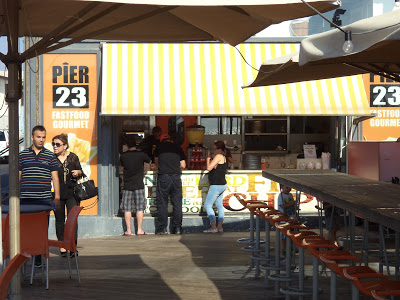 Restaurant in Tel Aviv: Pier 23