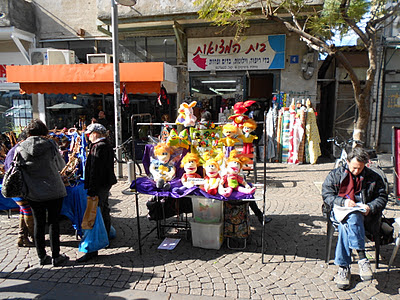 Things to do in Tel Aviv: Nachalat Binyamin street market